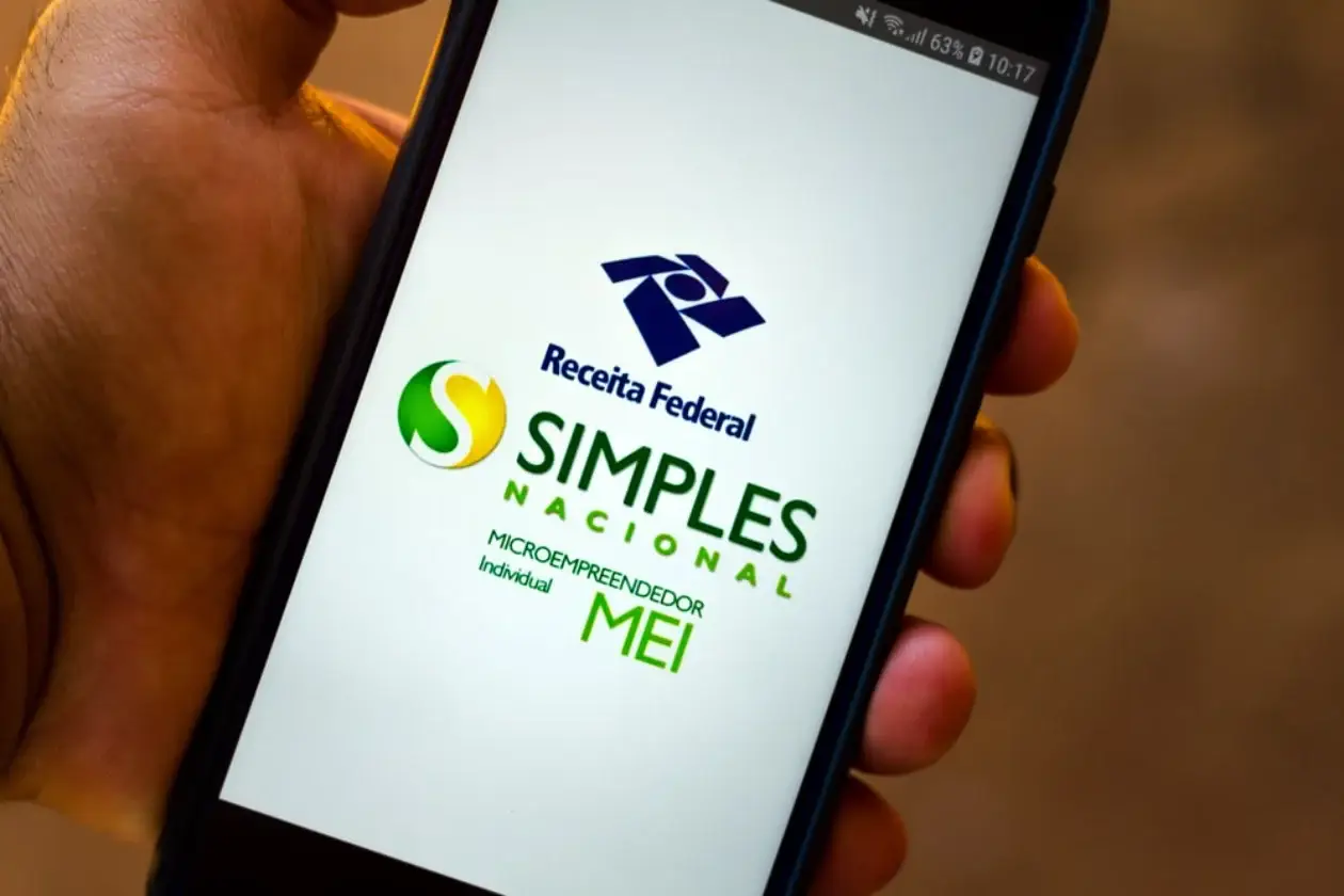 Aplicativo MEI no smartphone para gerar DAS